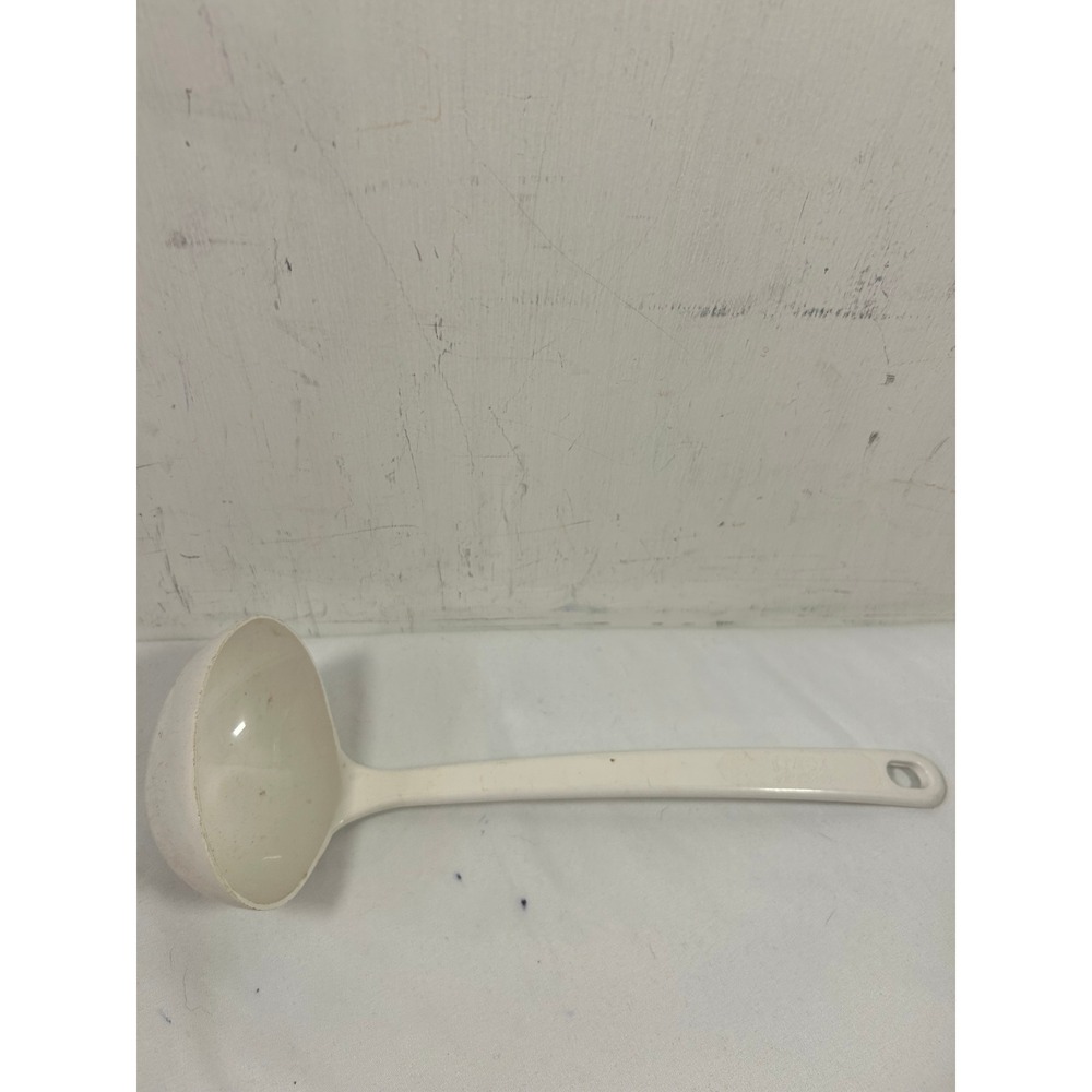 Pyrex Thermoware Soup Ladle 10.5 Inch White Melamine Vintage Kitchen‎ Utensil